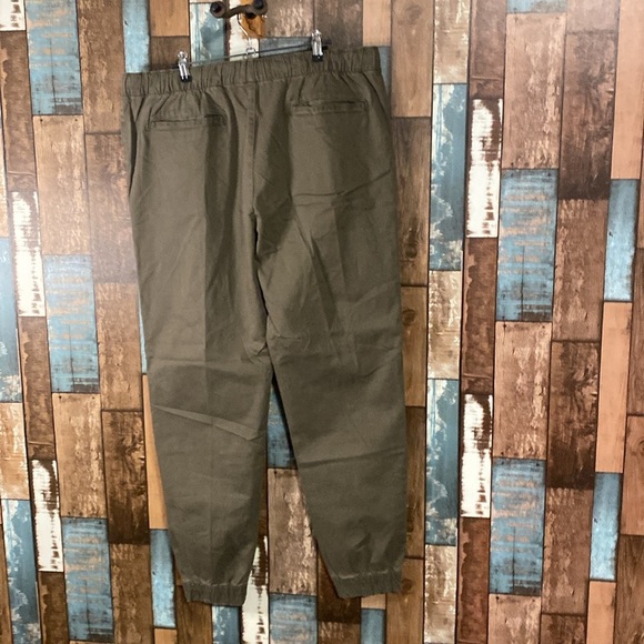 Men’s Arizona 36 camo joggers with drawstring and pockets - Picture 12 of 16
